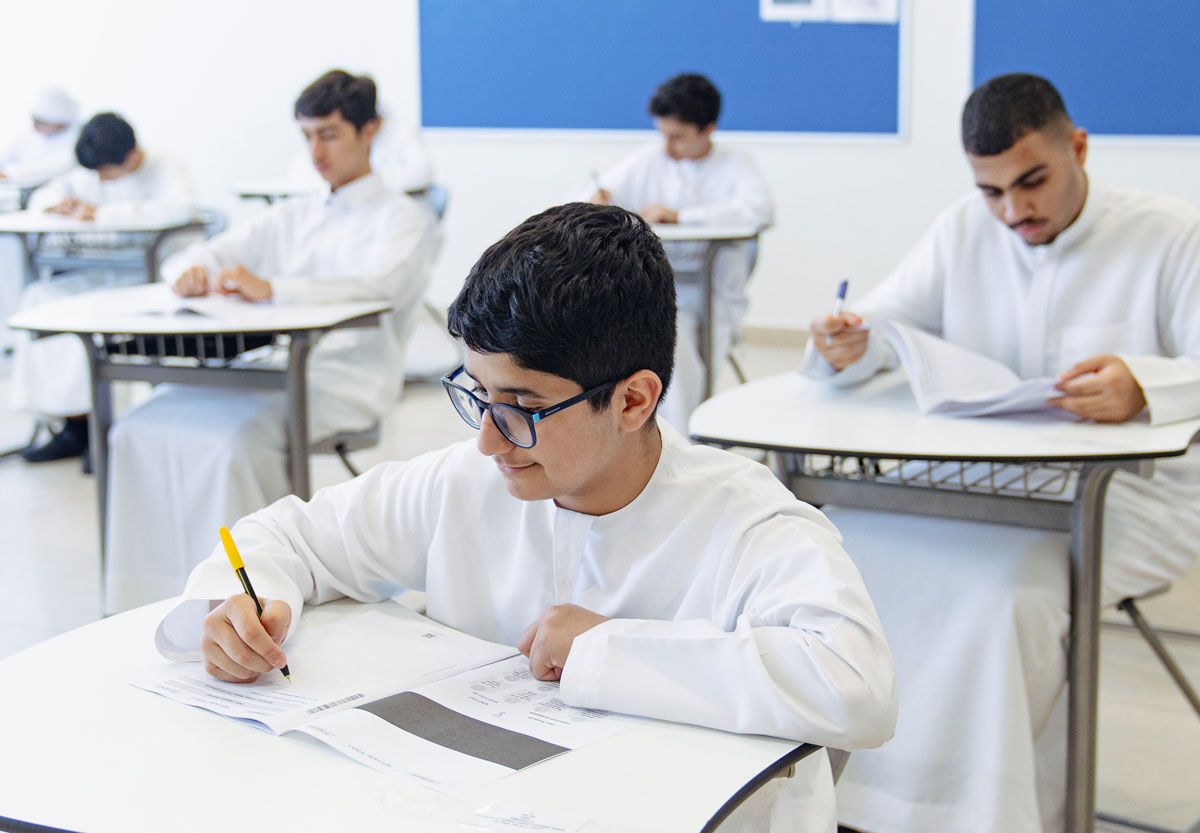 الامارات | خلل تقني في لجان صفوف النقل بالمدارس الخاصة.. و"التربية" تعالجه في وقت قياسي