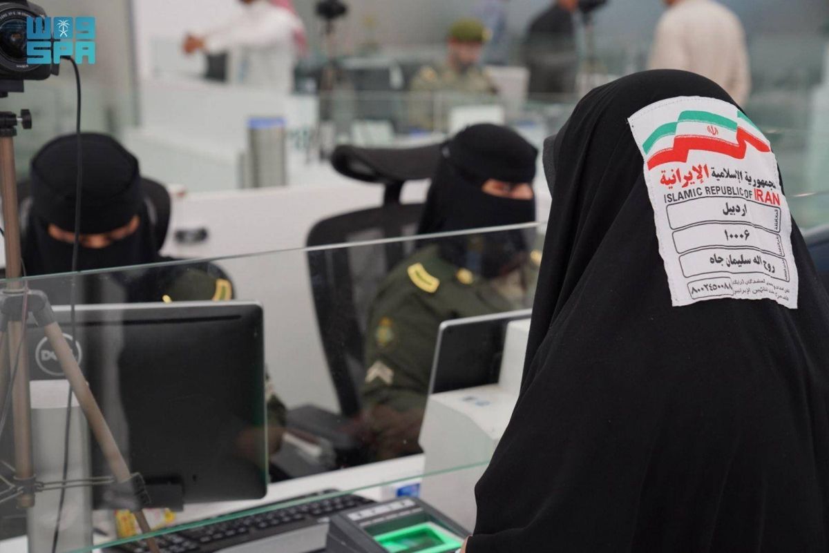 الجوازات تقدم خدماتها لتسهيل مغادرة 
الحجاج الإيرانيين عبر منفذ جديدة عرعر