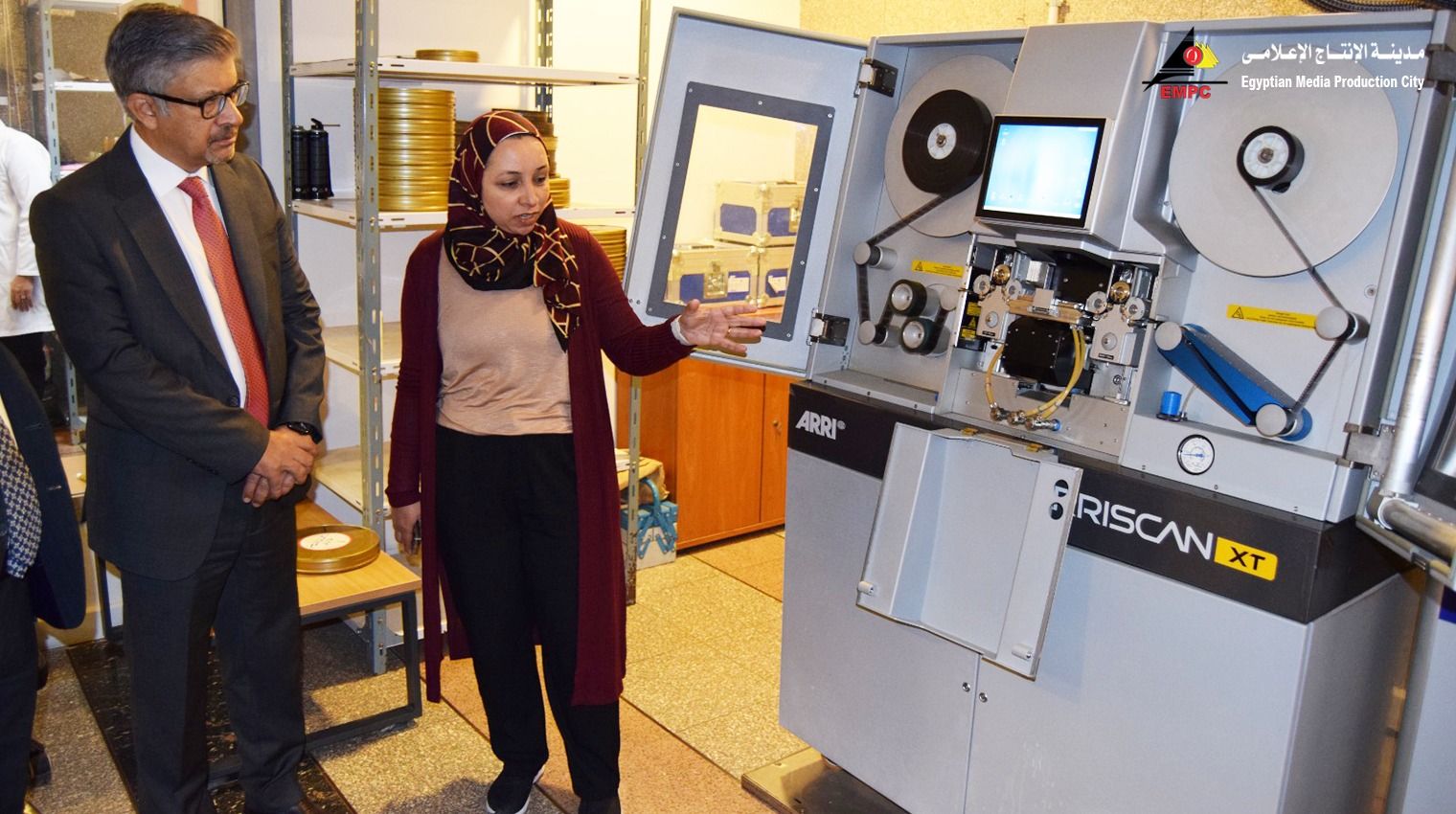 السفير الباكستاني يزور مدينة الإنتاج الإعلامي ويشيد بإمكانياتها.. صور