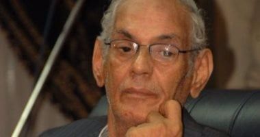 كتب لكبار نجوم الزمن الجميل.. ذكرى وفاة الشاعر محمد حمزة