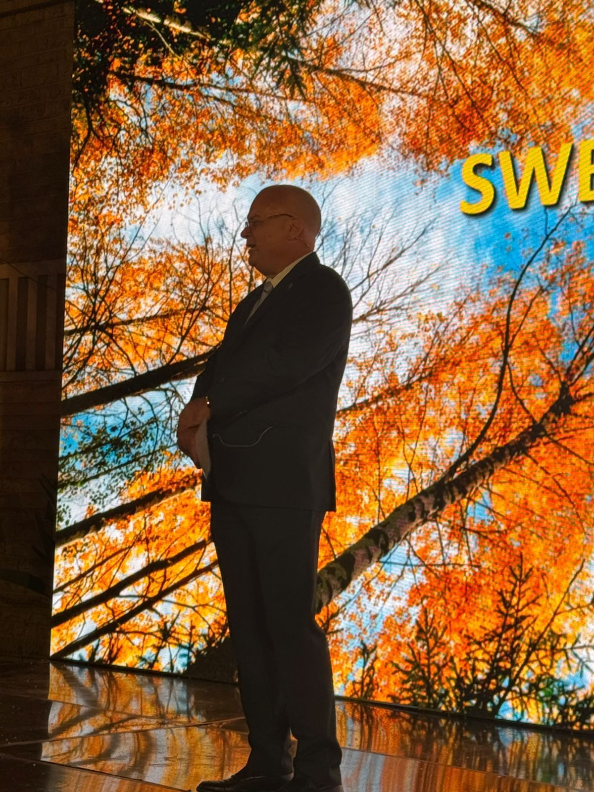 السفير السويدي بالقاهرة: إنقاذ كوكب الأرض لا يقل أهمية عن حروب غزة وأوكرانيا