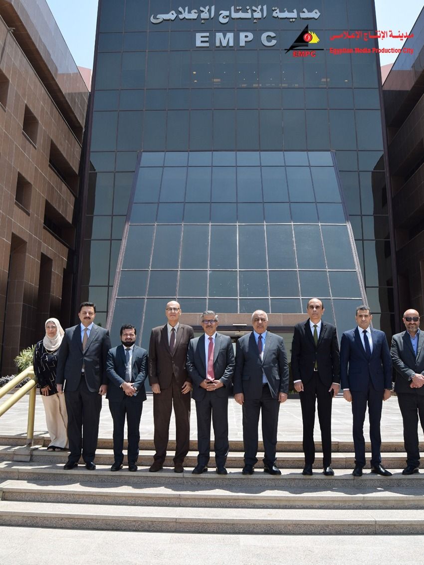 السفير الباكستاني يزور مدينة الإنتاج الإعلامي ويشيد بإمكانياتها.. صور