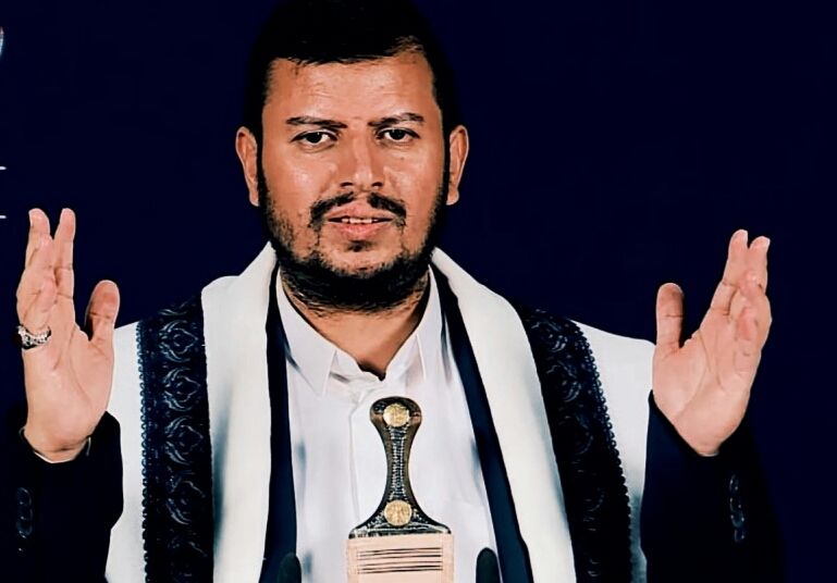 عاجل : قبائل مأرب تنتفض ضد المليشيات الحوثية وتقتحم مقراتها "تفاصيل أولية"