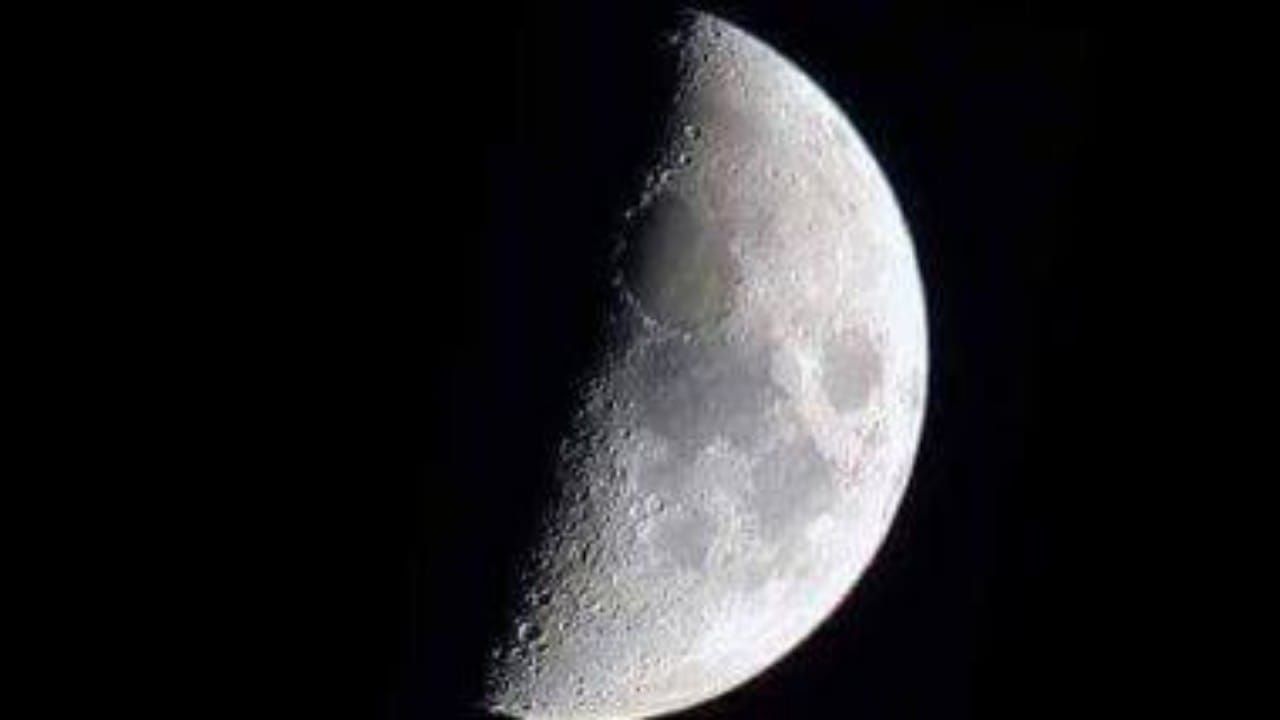 فلكية جدة: الليلة تبدأ مرحلة التربيع الأخير لقمر ذي الحجة