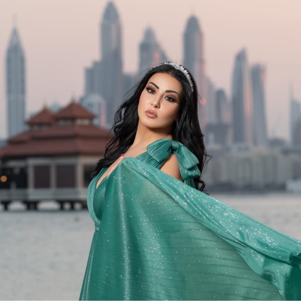 سمية الخشاب لإعلامى لبنانى: أنا أيقونة ونص وكفاية بقى زهقتنى فى عشتى