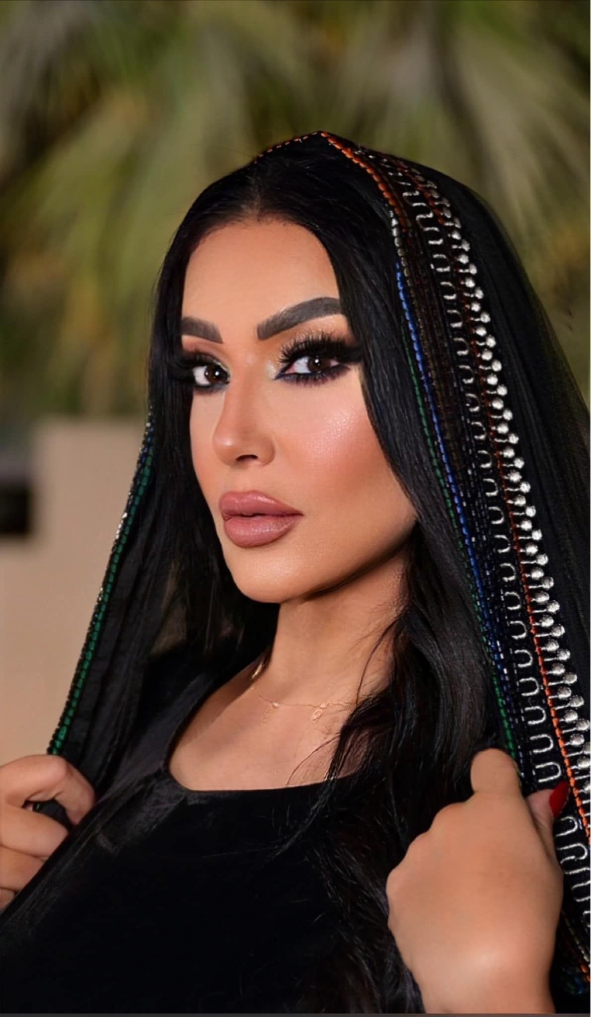 سمية الخشاب لإعلامى لبنانى: أنا أيقونة ونص وكفاية بقى زهقتنى فى عشتى