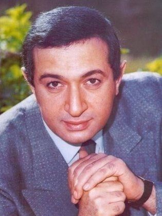 القصة الكاملة لانهيار منزل السيدة زينب.. عاش فيه نور الشريف.. فيديو