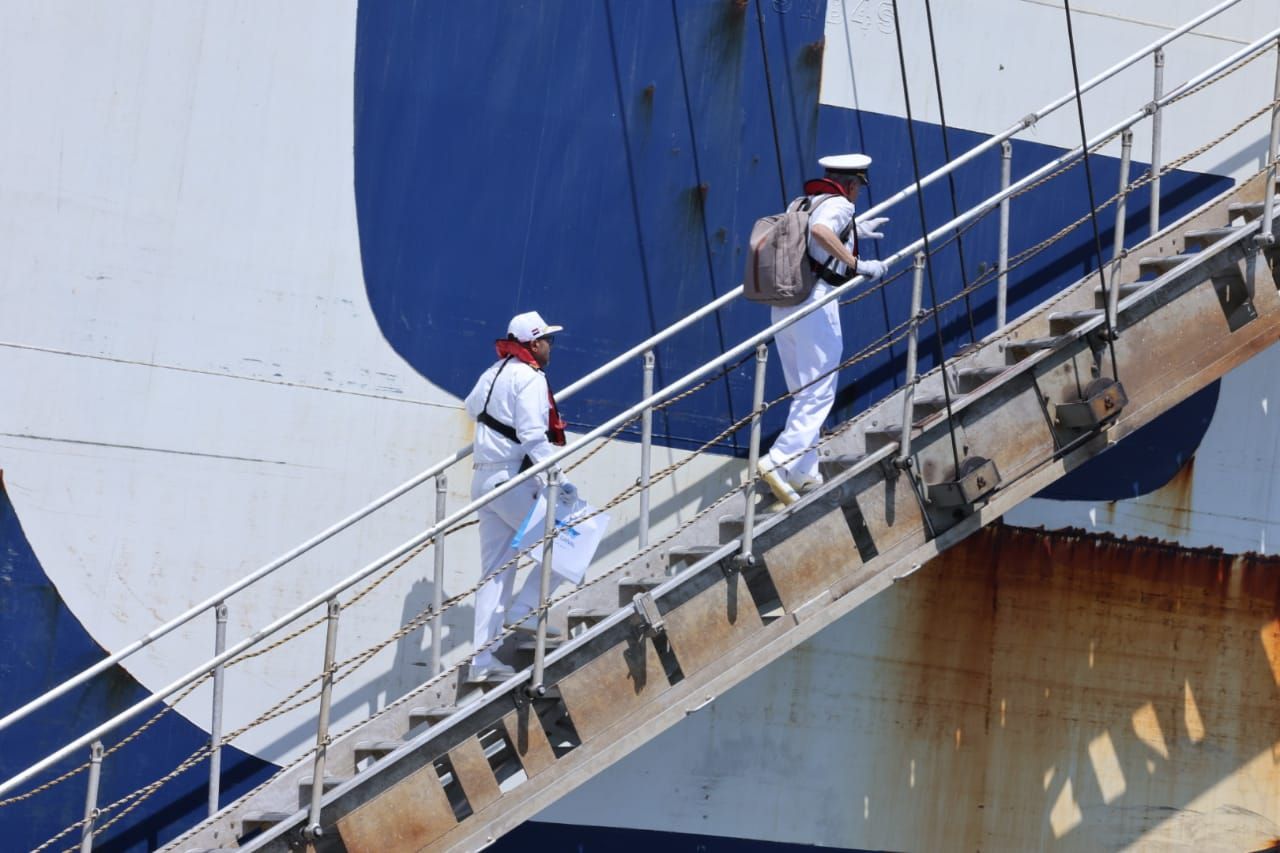 الفريق أسامة ربيع: عودة تدريجية لسفن الحاويات العملاقة إلى قناة السويس.. صور