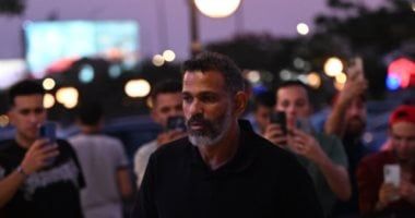 حميد الشاعرى وإيهاب عبد الواحد فى عزاء نجل صلاح الشرنوبى