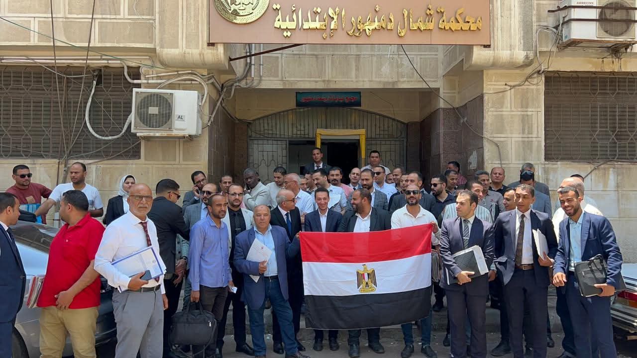 وقفات احتجاجية للمحامين أمام المحاكم اعتراضا على الرسوم القضائية