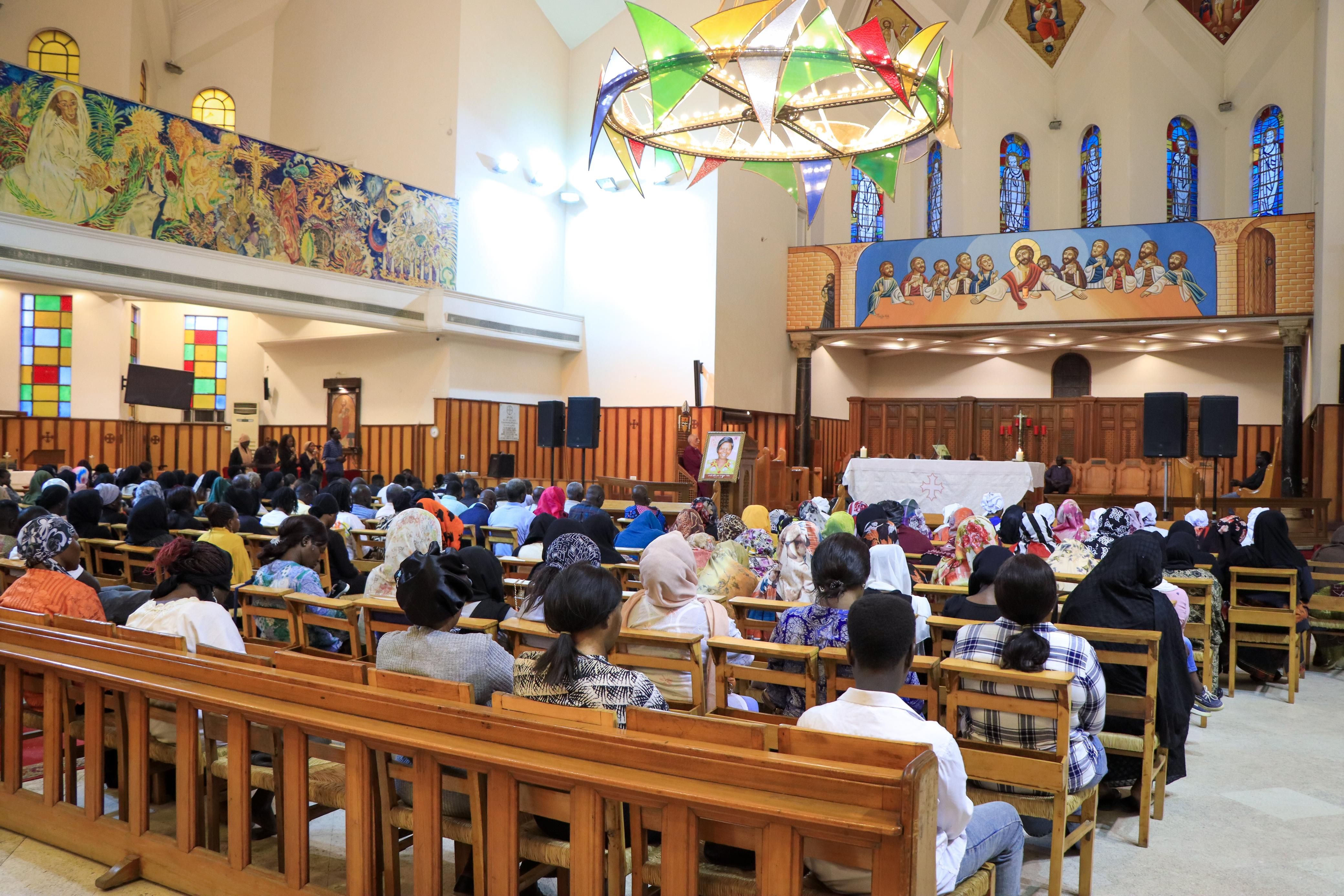 مطران الكنيسة الأسقفية يترأس صلوات وداع خادمة بكنيسة السودان