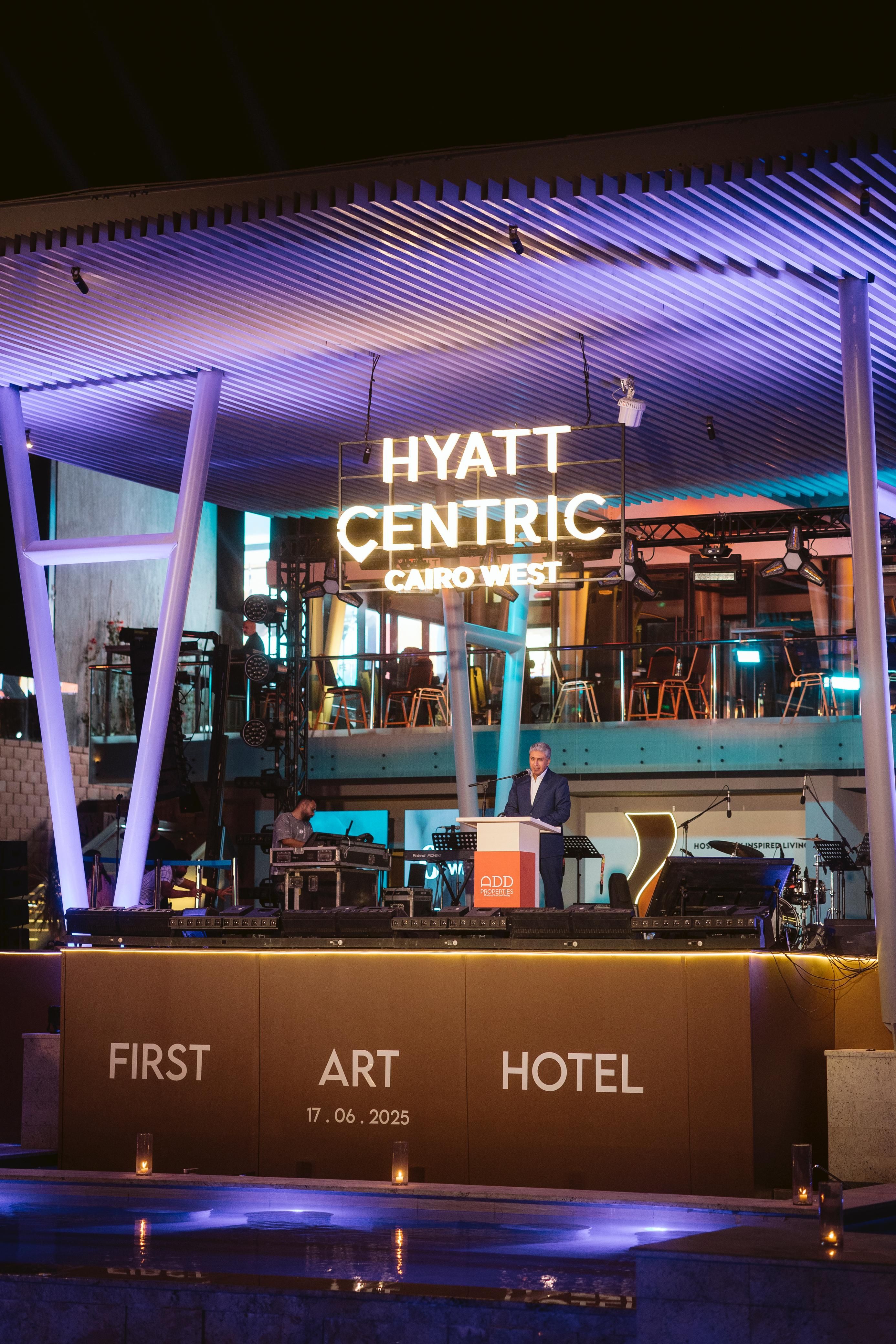 وزير السياحة يشهد الافتتاح الرسمي لأول فندق للفنون في مصر وأفريقيا