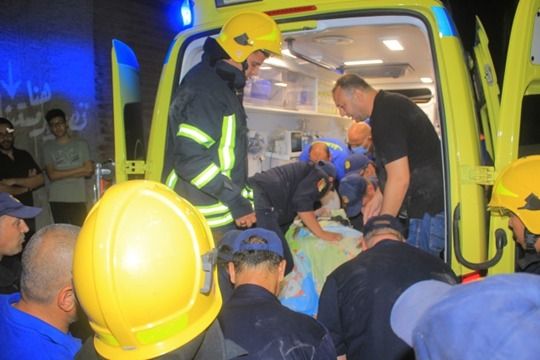 الداخلية تساعد مسنا فى نقله للمستشفى بالغربية