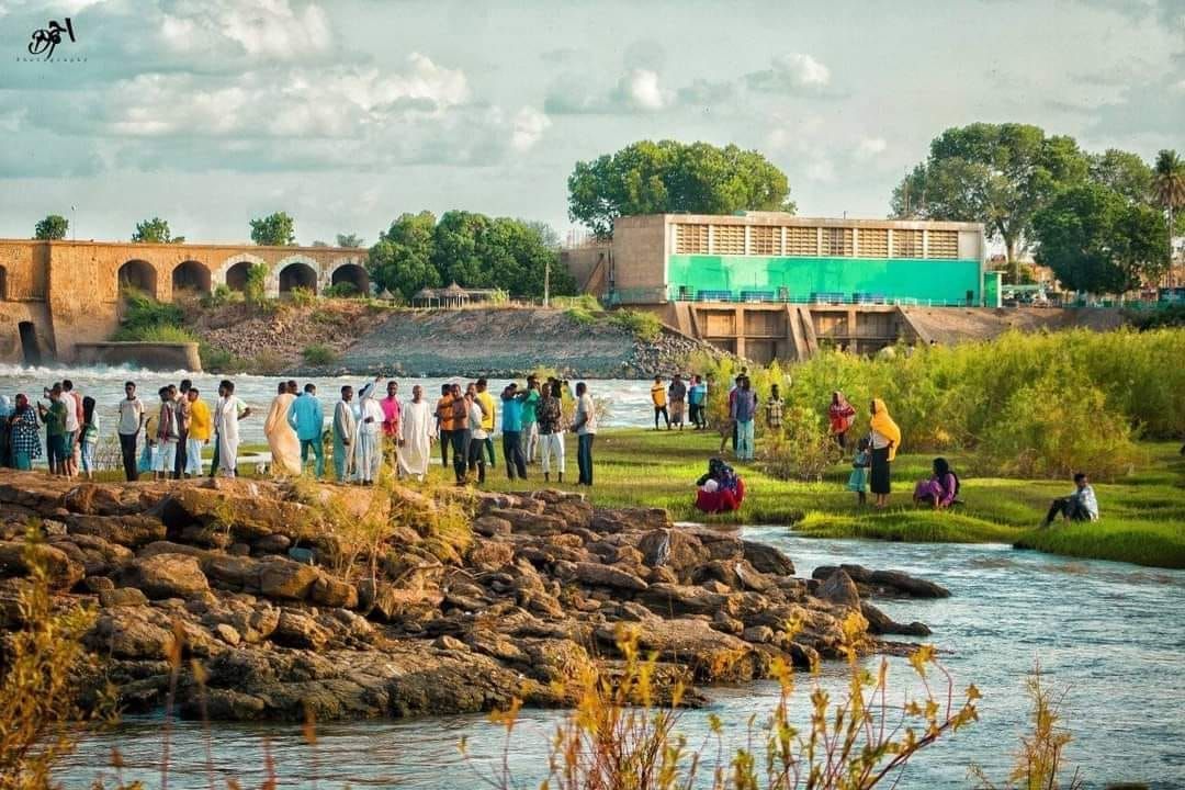 والي سنار يتفقد الخدمات الأساسية ويخاطب لقاءات جماهيرية بمحلية شرق سنار