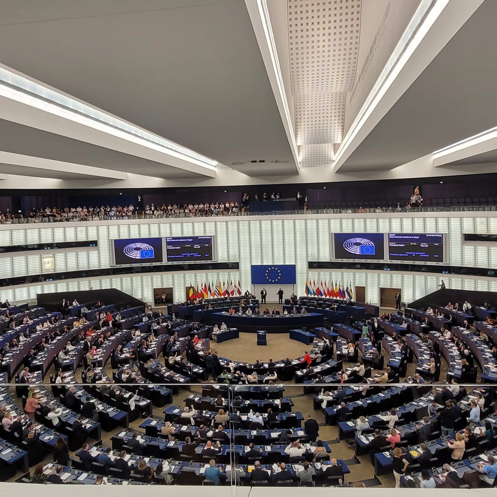البرلمان الأوروبى يعتمد القراءة النهائية لقرار شريحة الدعم المالى الثانية لمصر بقيمة 4 مليار يورو