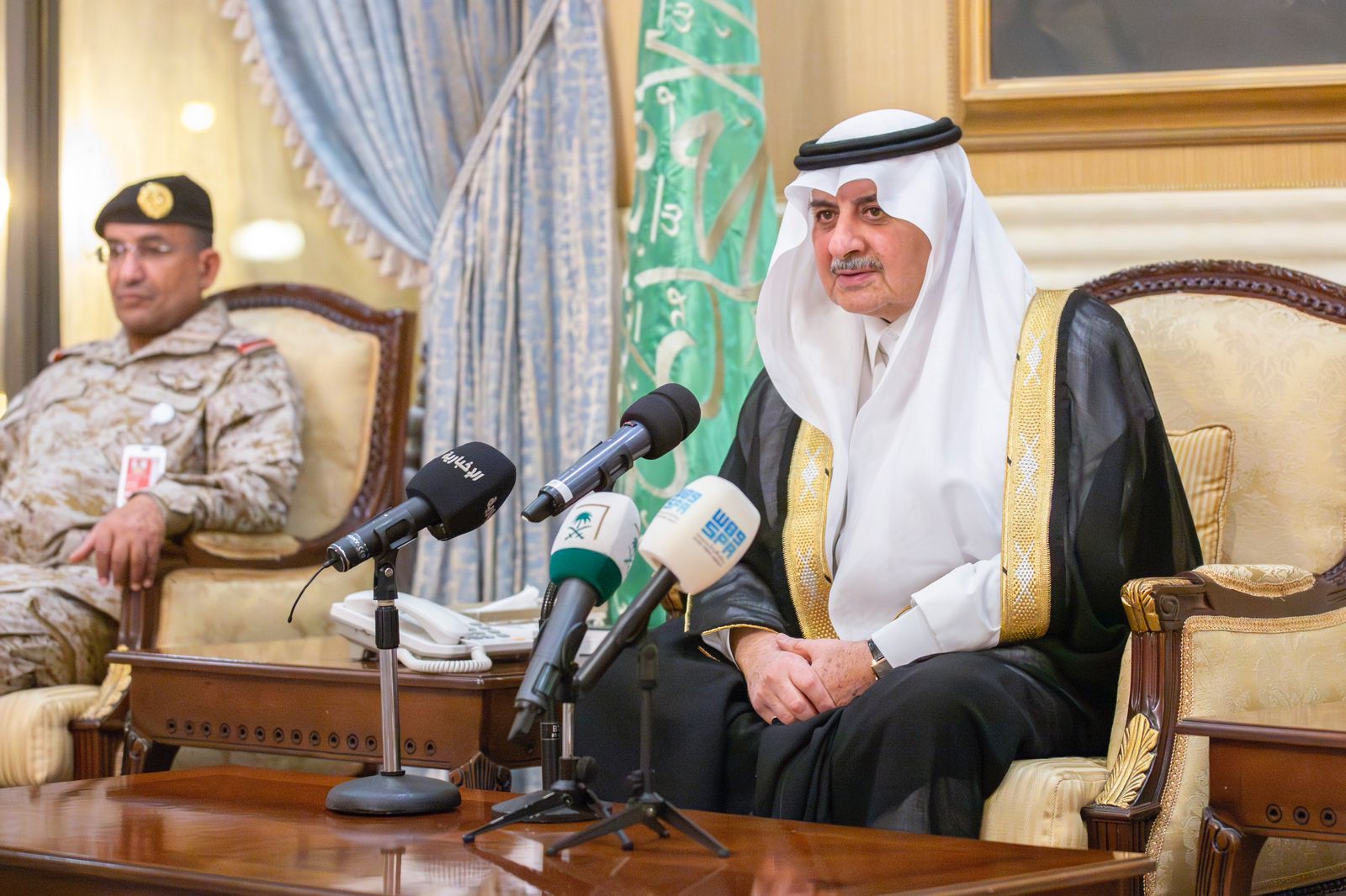 أمير تبوك: جهودكم المخلصة في خدمة ضيوف الرحمن محل فخر واعتزاز الجميع