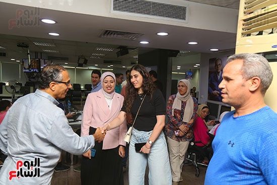 نور الشربيني أسطورة الاسكواش تزور " الخليج 365" بعد تتويجها ببطولة العالم