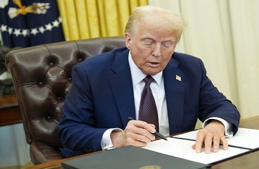 بينما يترقب العالم موقفه من الحرب مع إيران.. ترامب يصدر إعلانا مفاجئا!