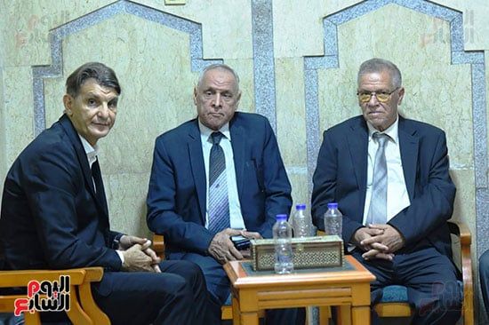 شمس البارودي تتلقى عزاء شقيق زوجها الراحل حسن يوسف (صور)