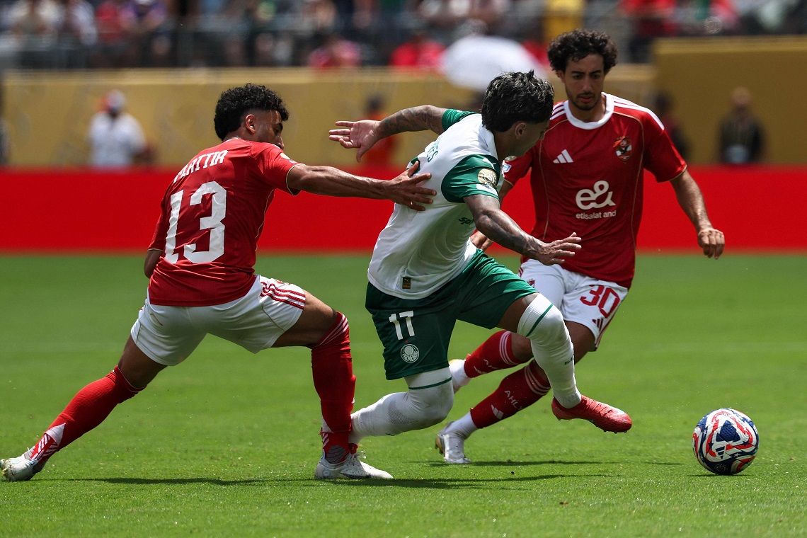 الامارات | توقف مباراة الأهلي وبالميراس في مونديال الأندية بسبب الطقس السيء