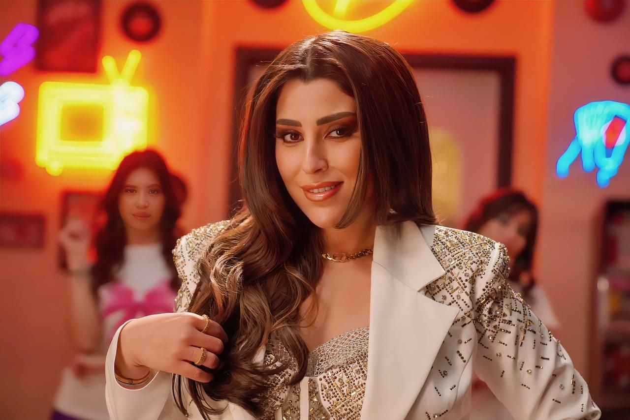 بعد نفى شائعات الزاوج.. شاب يتقدم لخطبة أيتن عامر على فيس بوك