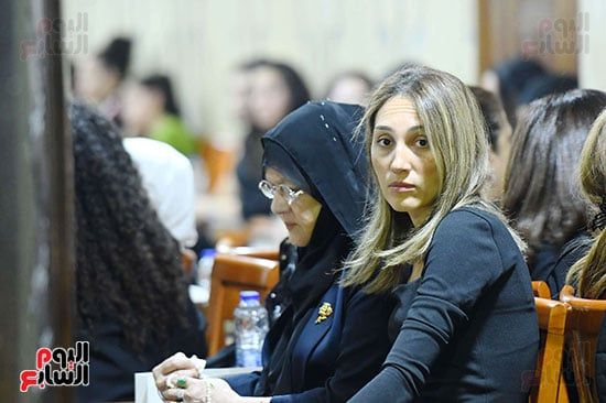 شمس البارودي تتلقى عزاء شقيق زوجها الراحل حسن يوسف (صور)