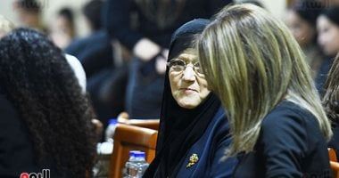 شمس البارودي تتلقى عزاء شقيق زوجها الراحل حسن يوسف (صور)