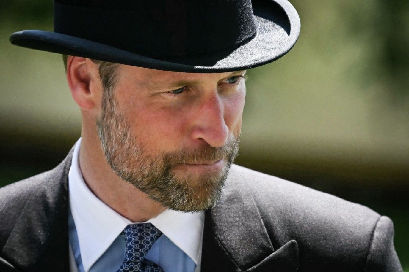 بصحبة الأمير ويليام.. والدة كيت ميدلتون تحضر بدلًا عنها حدثًا ملكيًا