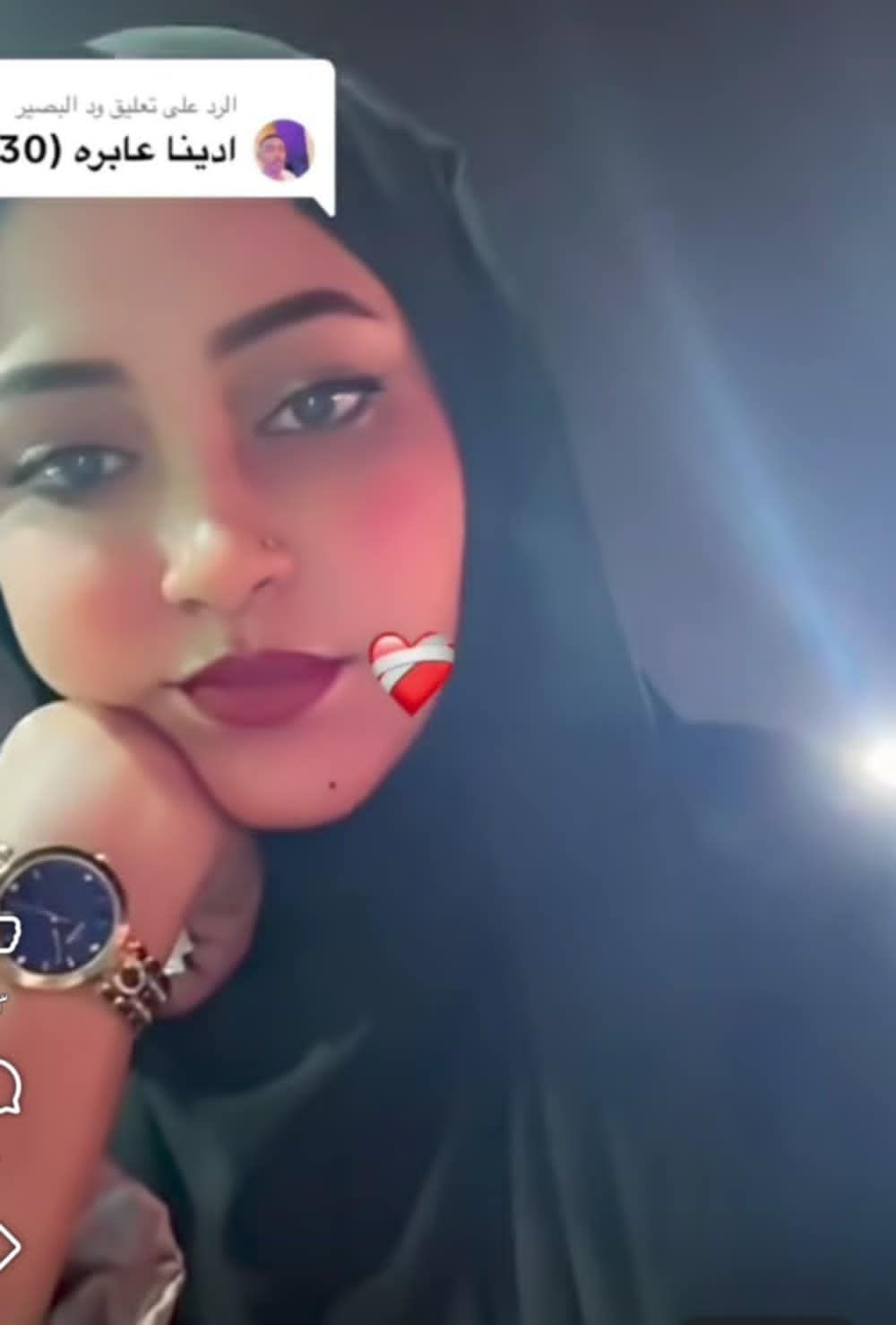 شاهد بالصورة والفيديو.. حسناء سودانية فائقة الجمال تبهر المتابعين وتخطف الأنظار بتفاعلها مع “عابرة” ملك الطمبور ود النصري