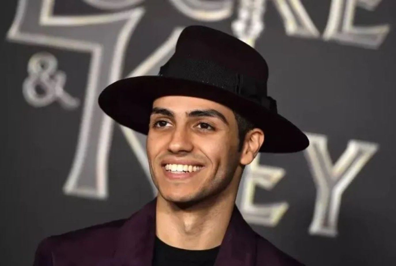 تعرفوا إلى إيرادات فيلم في عز الضهر لـ مينا مسعود في يومه الأول بالسينما