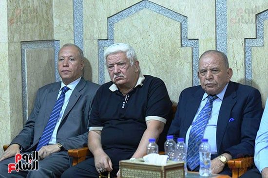 شمس البارودي تتلقى عزاء شقيق زوجها الراحل حسن يوسف (صور)