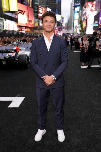 في العرض الأول لفيلم "F1".. السائقون وشريكاتهم ينطلقون بالموضة على المسار السريع