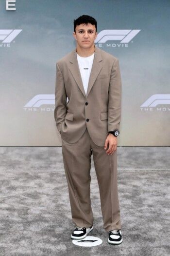 في العرض الأول لفيلم "F1".. السائقون وشريكاتهم ينطلقون بالموضة على المسار السريع