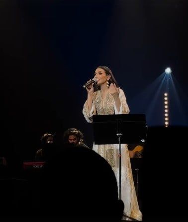 كارمن سليمان تحيى حفل مهرجان موازين وتعانق العلم المغربى.. صور