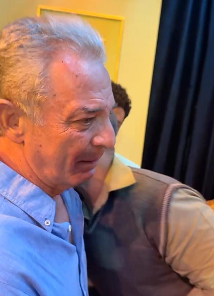 محمود حميدة يكشف سبب تأثره وبكائه بعد مشاهدة عرض الأرتيست.. فيديو