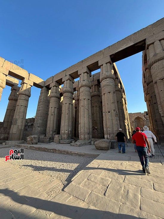 15 صورة ترصد أجواء المتعة والبهجة لسياح العالم فى معالم الأقصر الأثرية