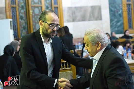 هنا الزاهد وسهر الصايغ وإيمان العاصى وأشرف زكى فى عزاء والدة سارة وفيق.. صور