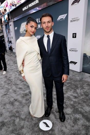 في العرض الأول لفيلم "F1".. السائقون وشريكاتهم ينطلقون بالموضة على المسار السريع