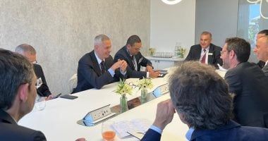 رئيس الشركة القابضة لمصر للطيران يلتقي مسئولي شركات Boeing وFlight safety وCFM وCollins Aerospace