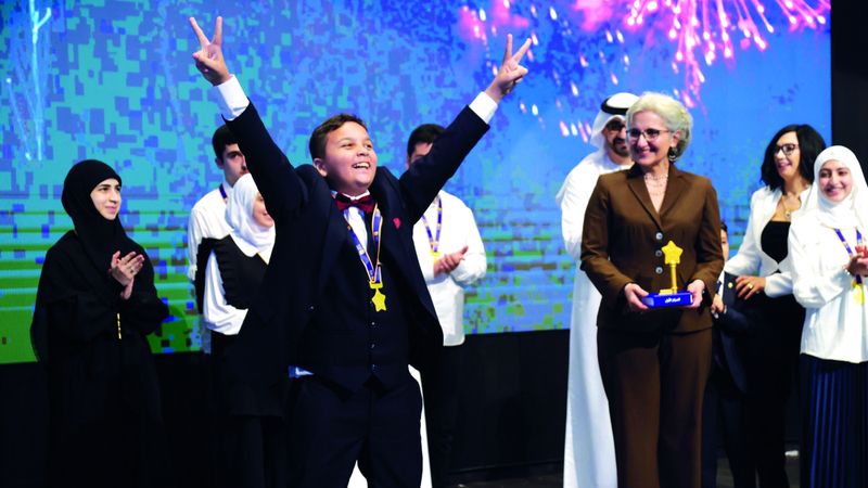 الامارات | عبدالرزاق الأسمر بطلاً لتحدي القراءة العربي في لبنان