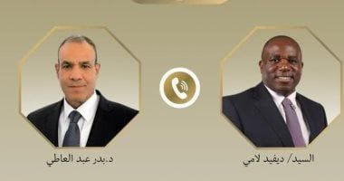 وزير الخارجية والهجرة يتلقى اتصالاً هاتفياً من نظيره البريطاني