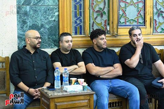 هنا الزاهد وسهر الصايغ وإيمان العاصى وأشرف زكى فى عزاء والدة سارة وفيق.. صور