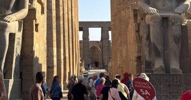 15 صورة ترصد أجواء المتعة والبهجة لسياح العالم فى معالم الأقصر الأثرية