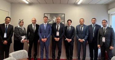 وزير الطيران المدنى يلتقى مسئولي كبرى الشركات العالمية المتخصصة في إدارة وتشغيل المطارات