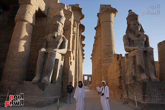 15 صورة ترصد أجواء المتعة والبهجة لسياح العالم فى معالم الأقصر الأثرية