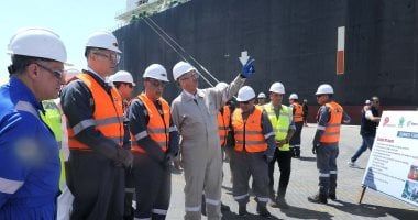 رئيس الوزراء يتفقد سفينة تغييز الغاز الطبيعى المسال "Energos Eskimo"