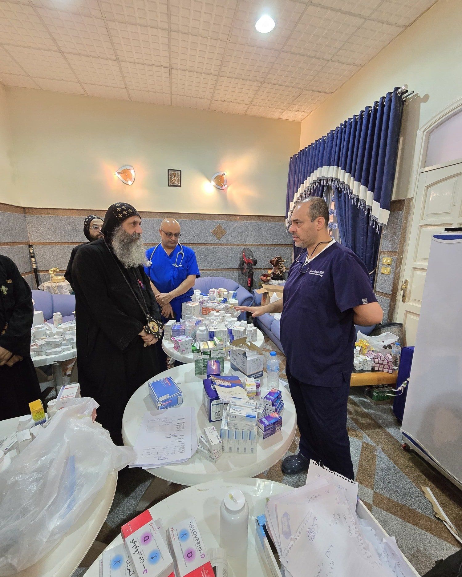 قافلة طبية أمريكية تزور دير "المُحرق" بالكنيسة وتُجري فحوصات للمرضى