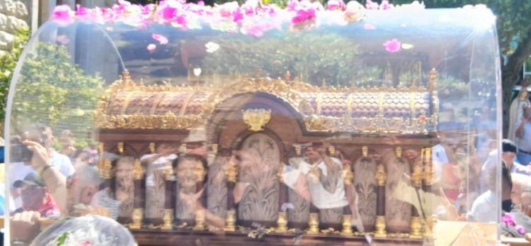 وصول ذخائر القديسة تريزيا إلى بلدة اميون