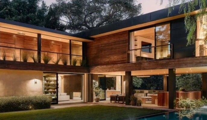 نجمة عالمية تعيد عرض قصرها الفاخر بسعر خيالي بعد فشل بيعه!