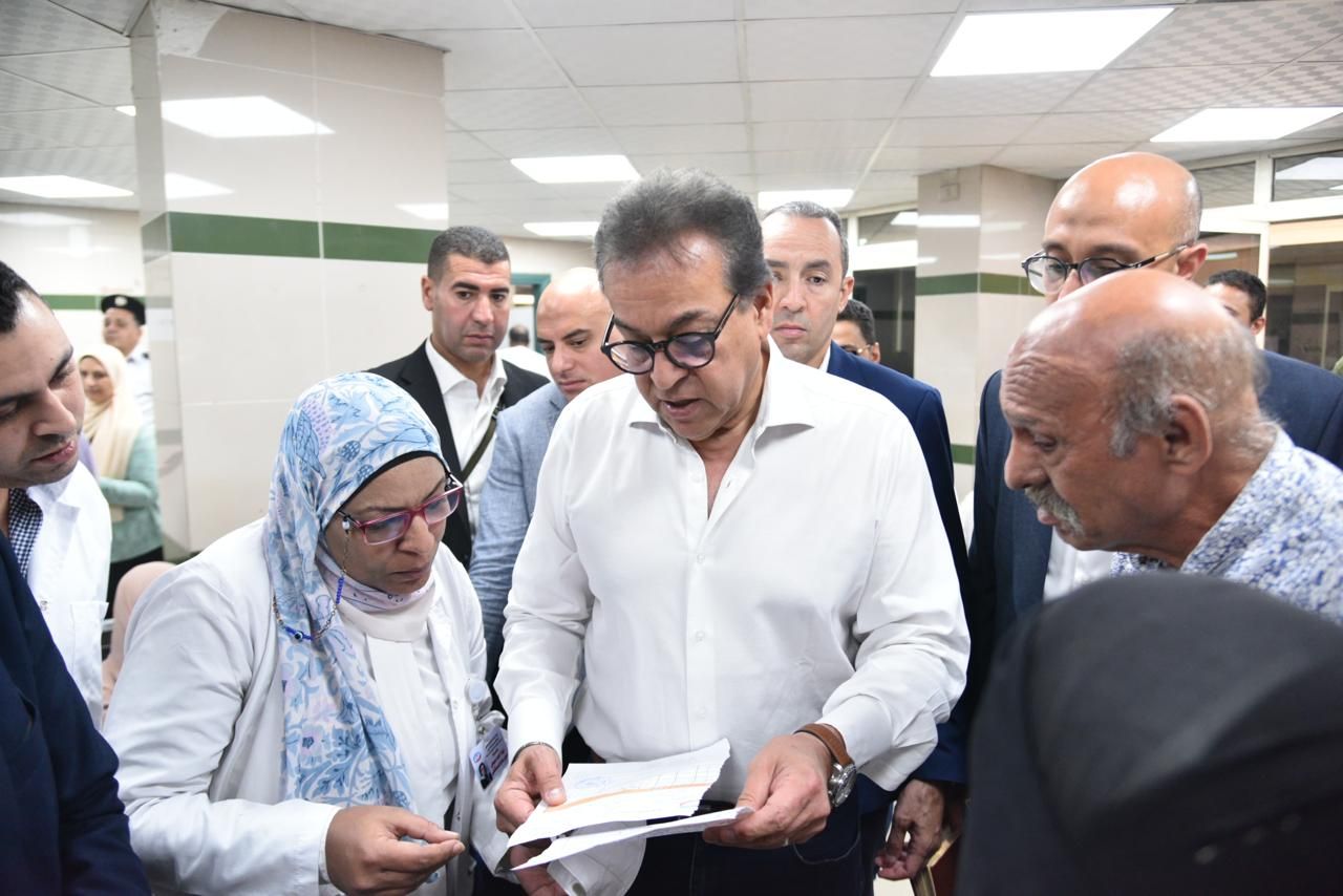 وزير الصحة يتفقد مستشفى مدينة نصر للتأمين الصحي ويوجه بزيادة القوى البشرية